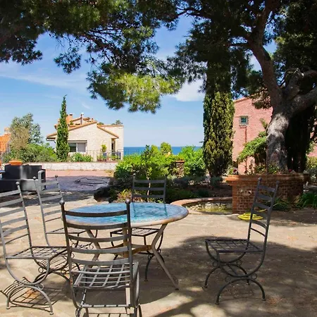 Bleue - Les Pins Bed & Breakfast *