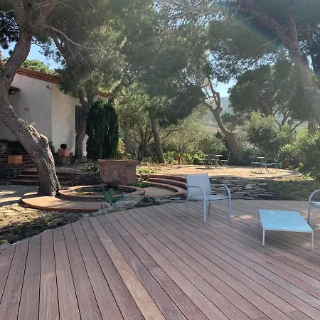 Bleue - Les Pins Bed & Breakfast *
