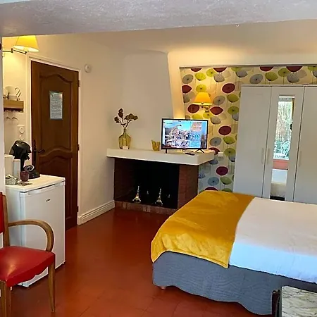 Bleue - Les Pins فندق مبيت وإفطار 3*