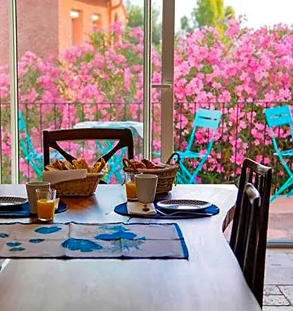 Bleue - Les Pins 3*